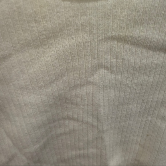 Brandy Melville White Ribbed Short Sleeve Shirt - Picture 3 of 7